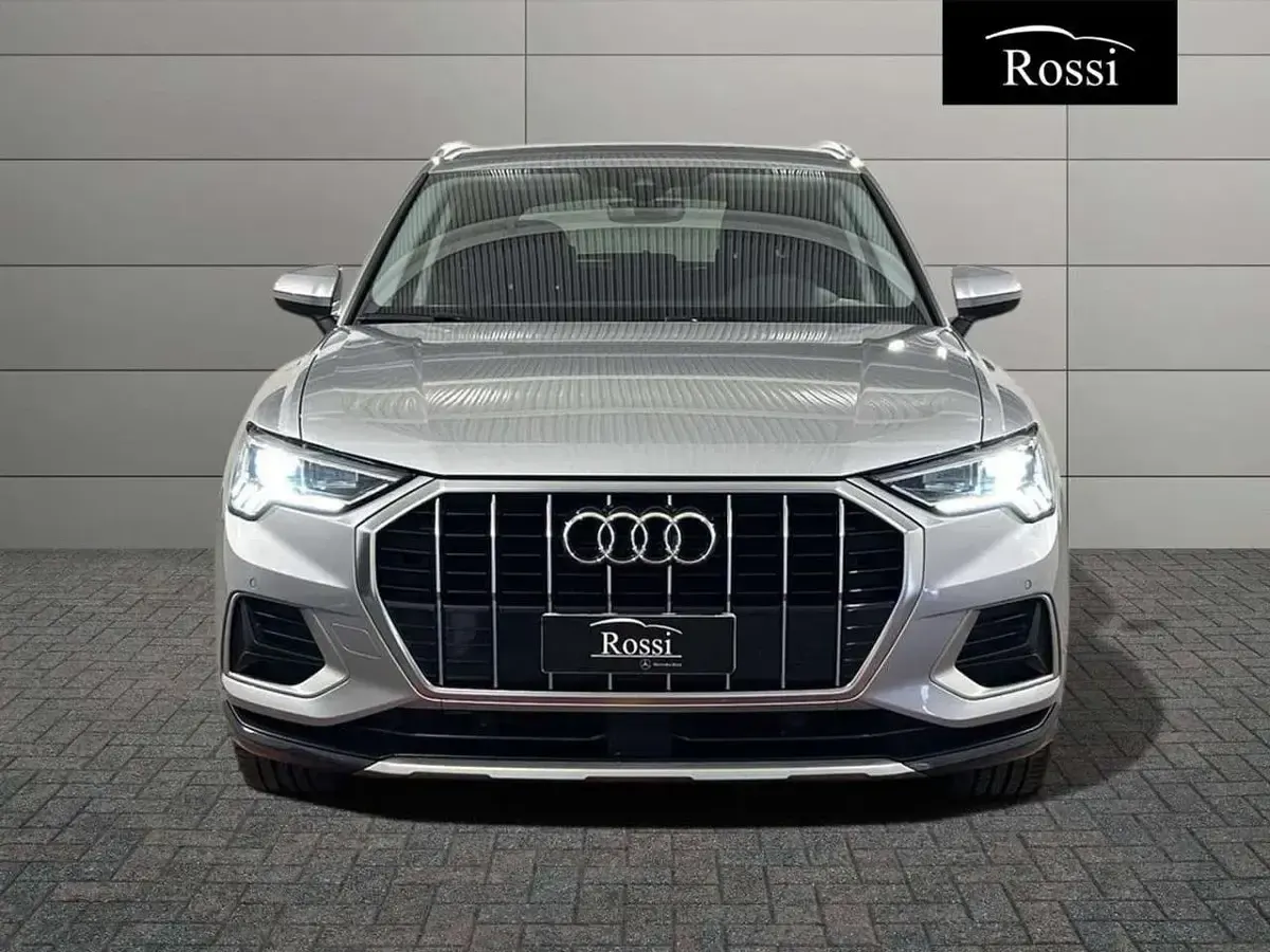 Usata Audi Q3 Advanced 150 CV (110 kW) 2024 Argento metallizzato SUV