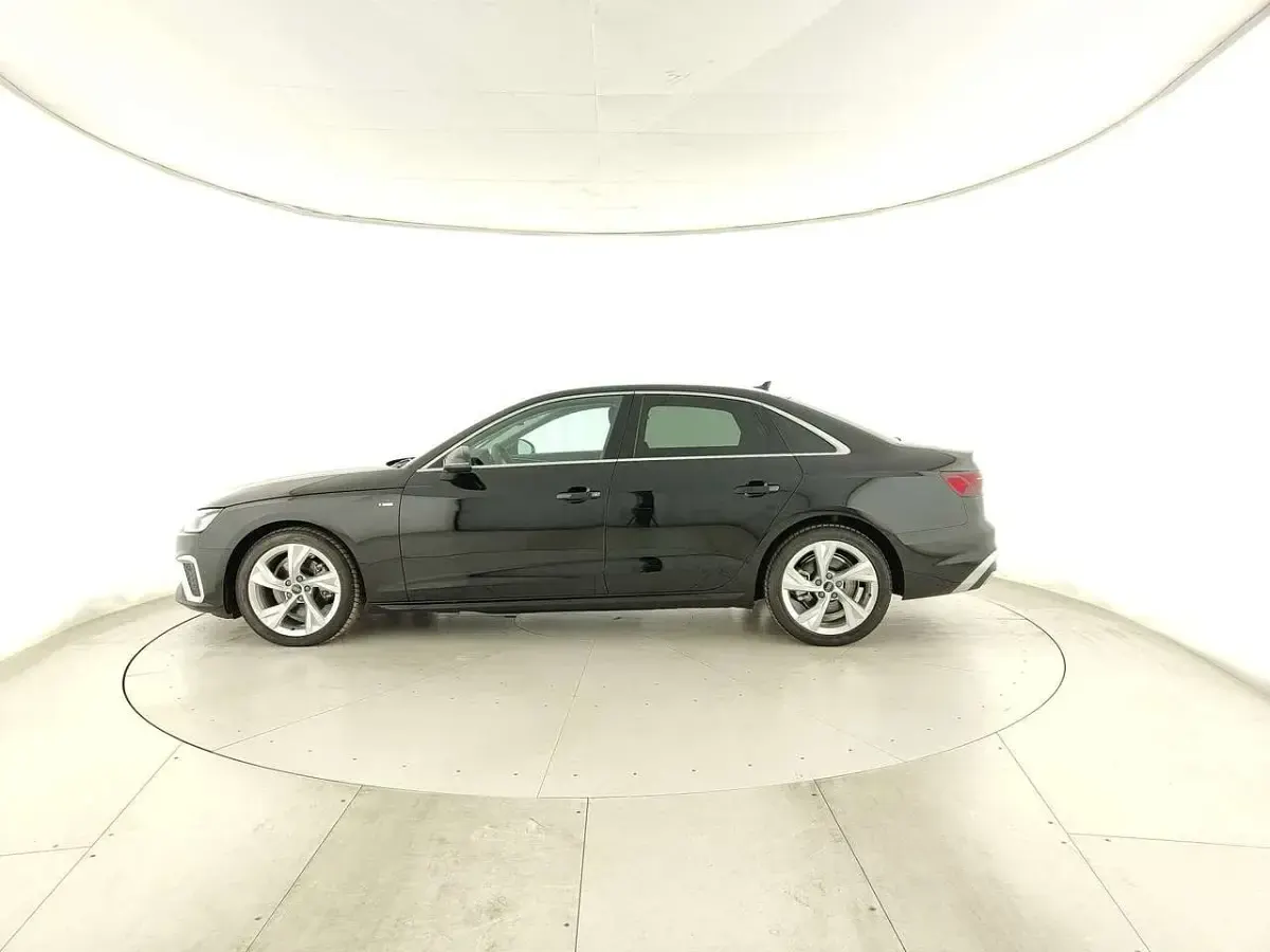 Nuova Audi A4 S-Line 136 CV (100 kW) 2025 Nero Berlina