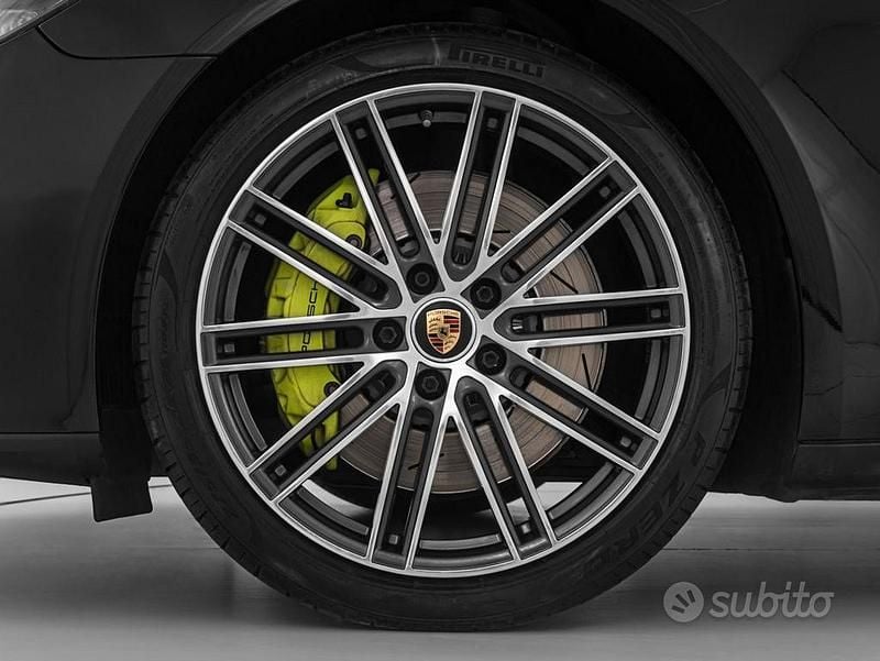 Usata Porsche Panamera 330 CV (242 kW) 2022 Nero Berlina