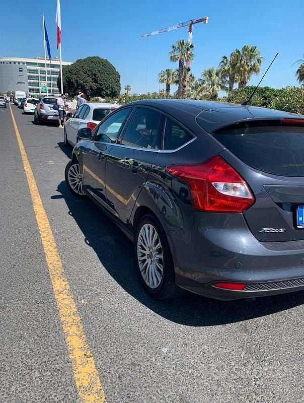 Usata Ford Focus 115 CV (84 kW) 2012 Grigio Berlina