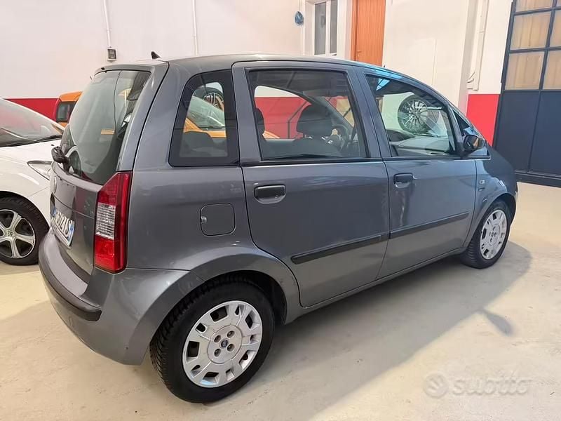 Usata Fiat Idea 80 CV (58 kW) 2007 Grigio Monovolume