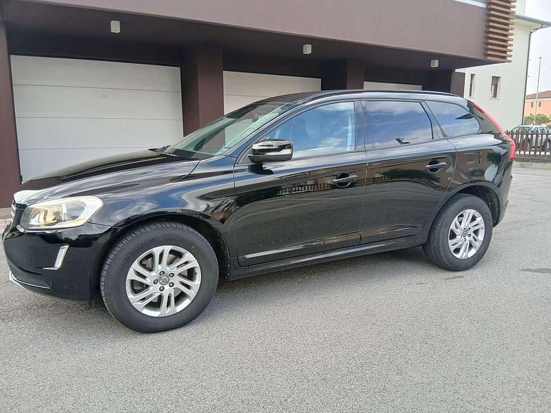 Usata Volvo XC60 Momentum 136 CV (100 kW) 2013 Nero SUV