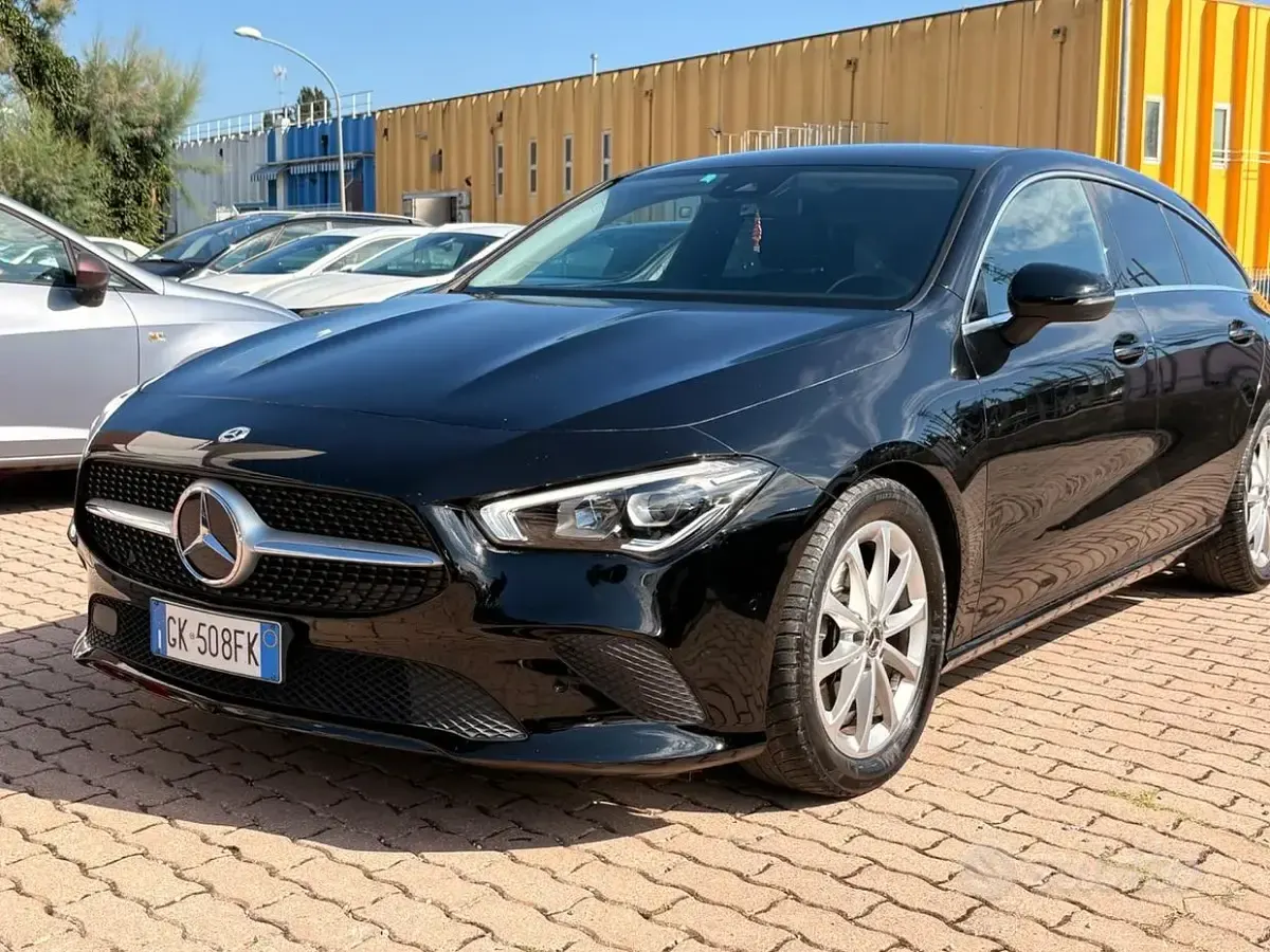Usata Mercedes CLA180 Shooting Brake Executive 116 CV (85 kW) 2022 Nero Station wagon