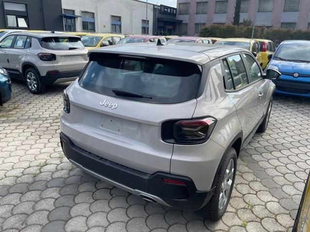 Usata Jeep Avenger Altitude 101 CV (74 kW) 2024 Beige SUV