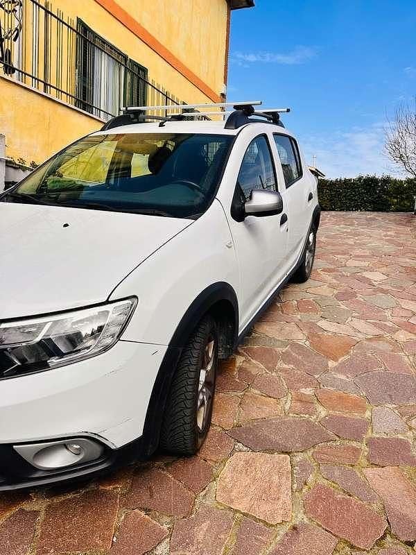 Usata Dacia Sandero Stepway 90 CV (66 kW) 2017 Bianco Berlina