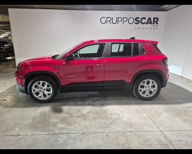 Usata Jeep Avenger 100 CV (73 kW) 2024 Rosso SUV