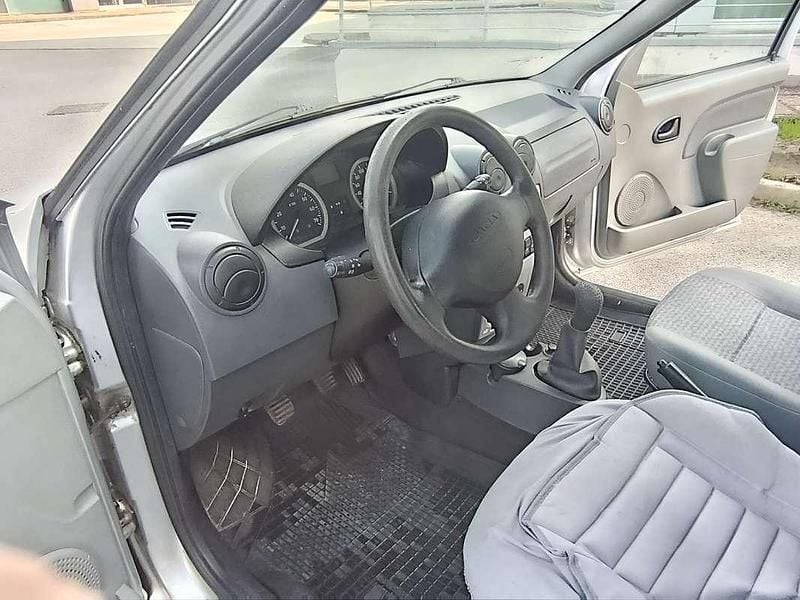 Usata Dacia Logan MCV Lauréate 70 CV (51 kW) 2008 Grigio Station wagon