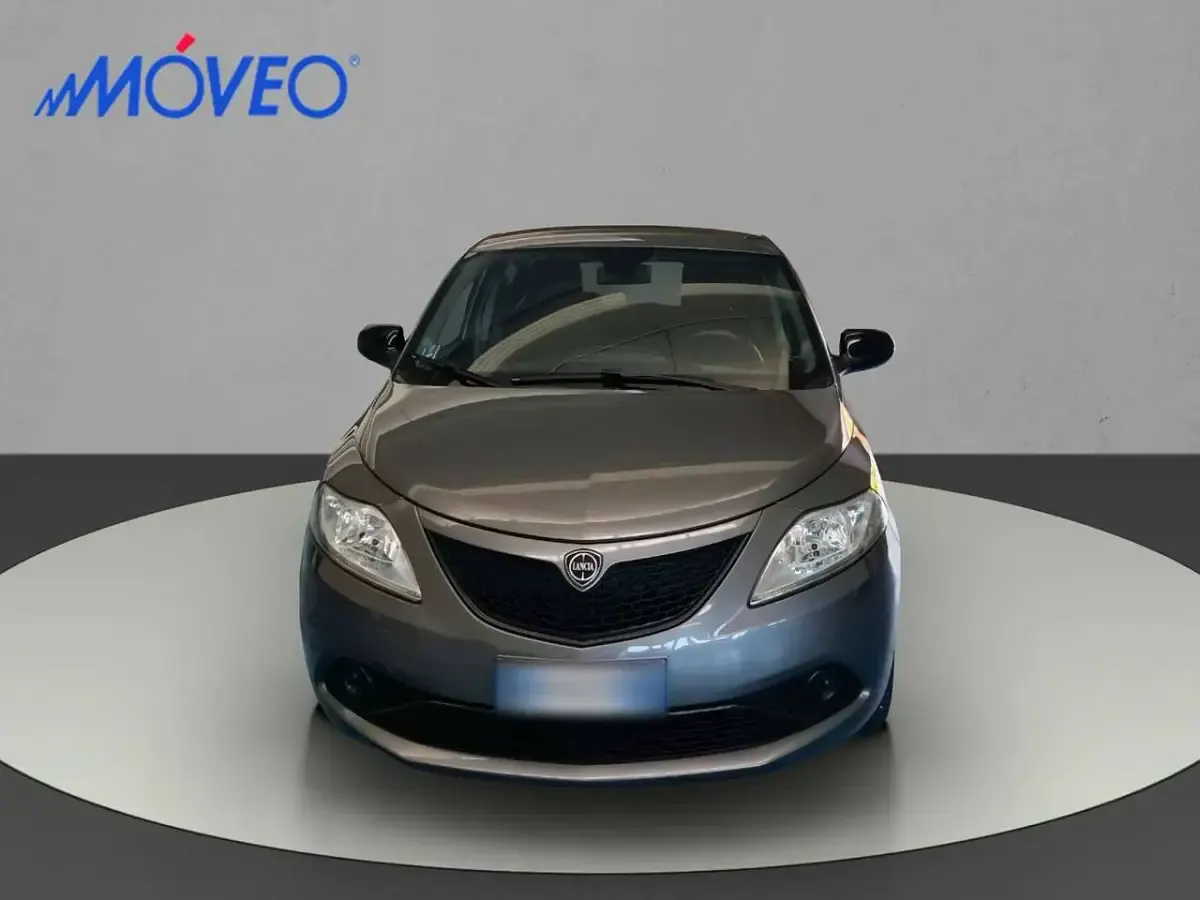 Usata Lancia Ypsilon Gold 69 CV (50 kW) 2018 Grigio Utilitaria