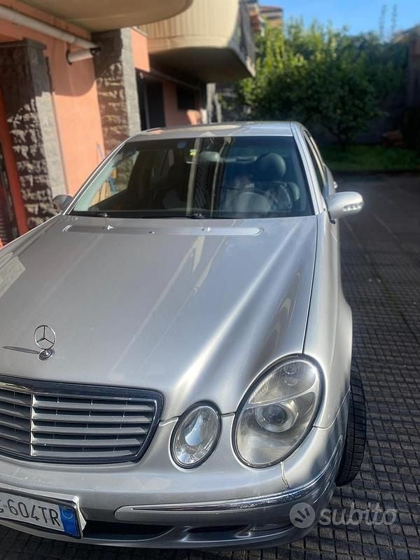 Usata Mercedes E270 2002 Grigio Berlina