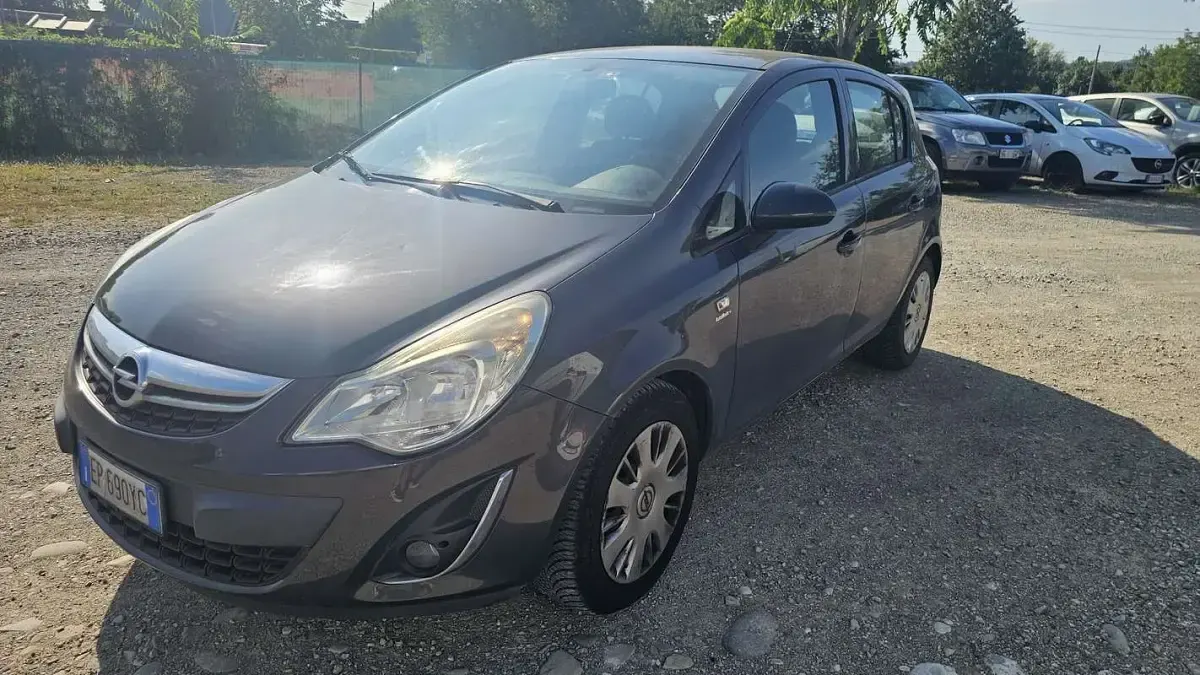 Usata Opel Corsa 86 CV (63 kW) 2013 Nero Utilitaria