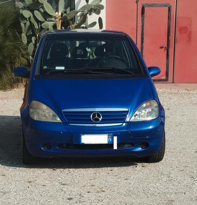 Blu Usata 2000 Mercedes 170 Tre volumi | 1099 € - Immagine 1/4