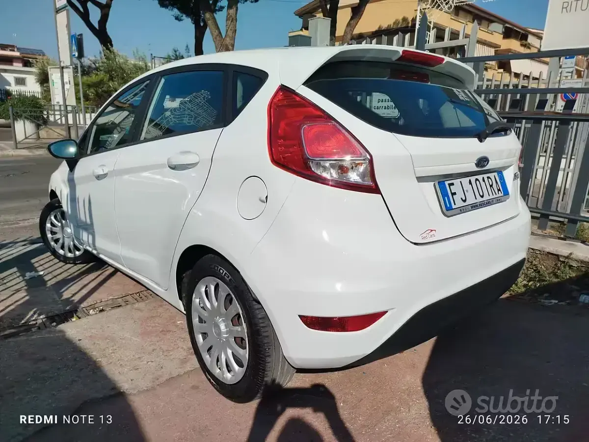 Usata Ford Fiesta 60 CV (44 kW) 2017 Bianco Utilitaria
