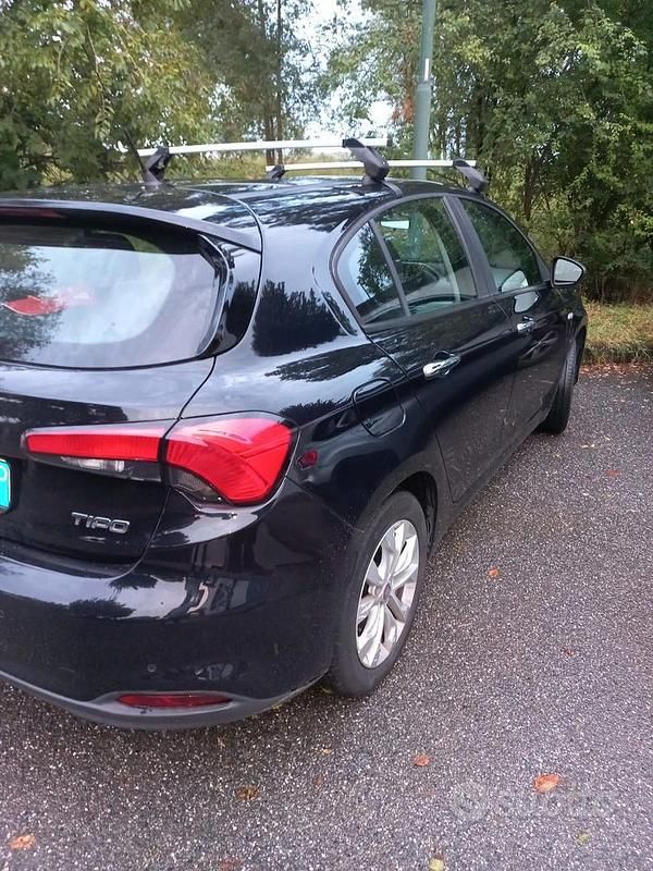 Usata Fiat Tipo 120 CV (88 kW) 2017 Nero Berlina