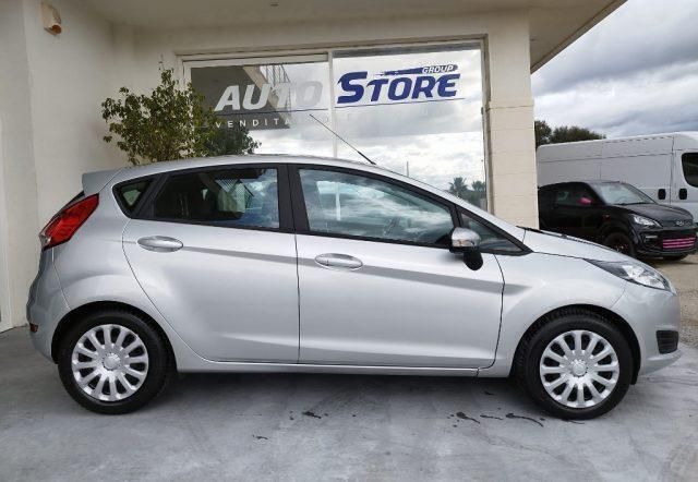 Usata Ford Fiesta 86 CV (63 kW) 2017 Argento metallizzato Utilitaria