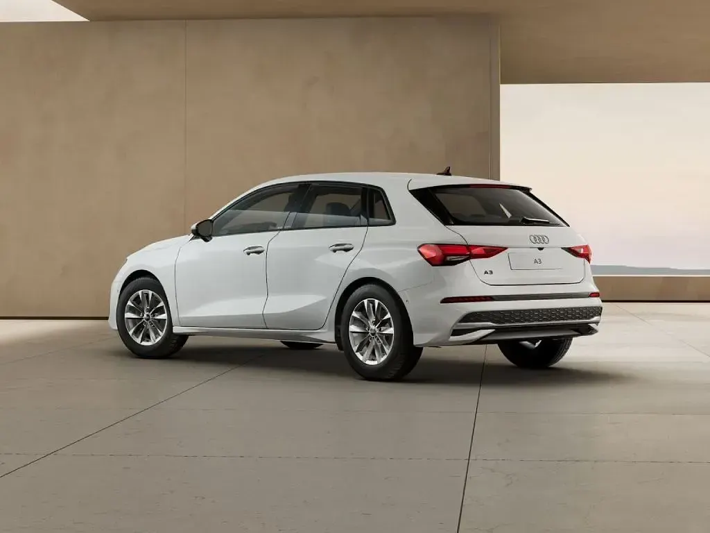 Nuova Audi A3 Business 150 CV (110 kW) 2026 Bianco arkona Berlina