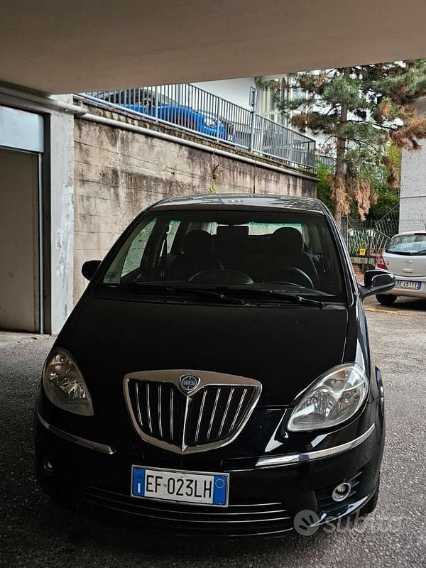 Usata Lancia Musa 77 CV (56 kW) 2010 Nero Monovolume