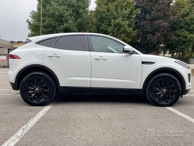 Usata Jaguar E-Pace R-Dynamic 150 CV (110 kW) 2019 Bianco SUV