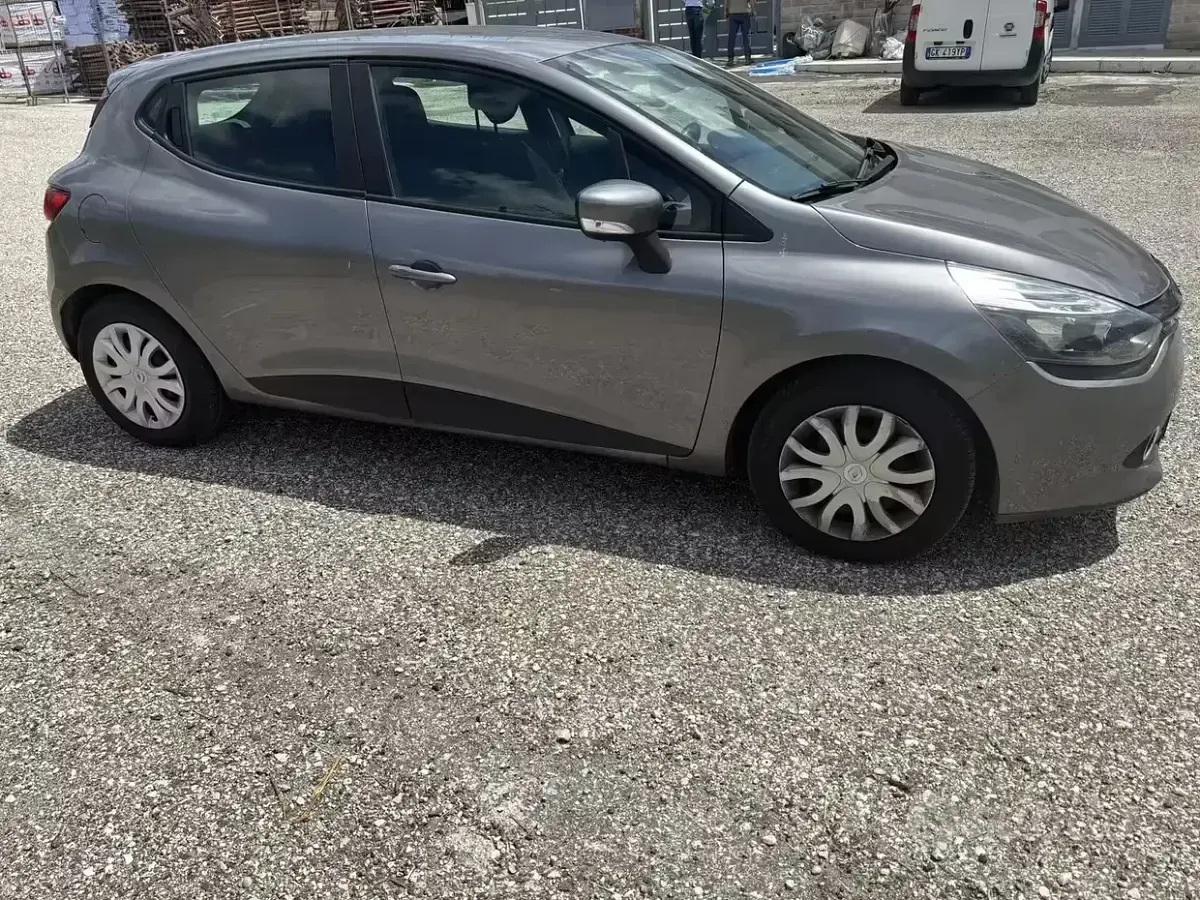 Usata Renault Clio IV 73 CV (53 kW) 2015 Grigio Berlina