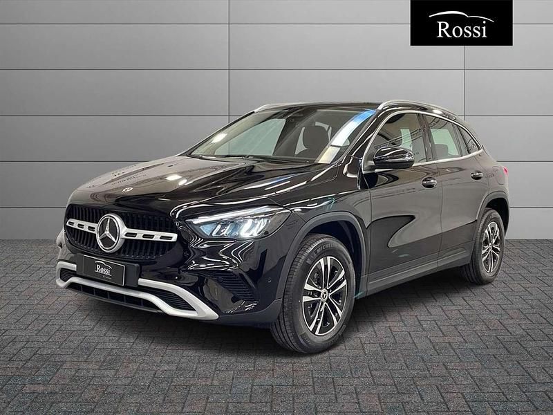 Nero notte Nuova 2025 Mercedes GLA200 SUV | 43.500 € (Super prezzo) - Immagine 1/4