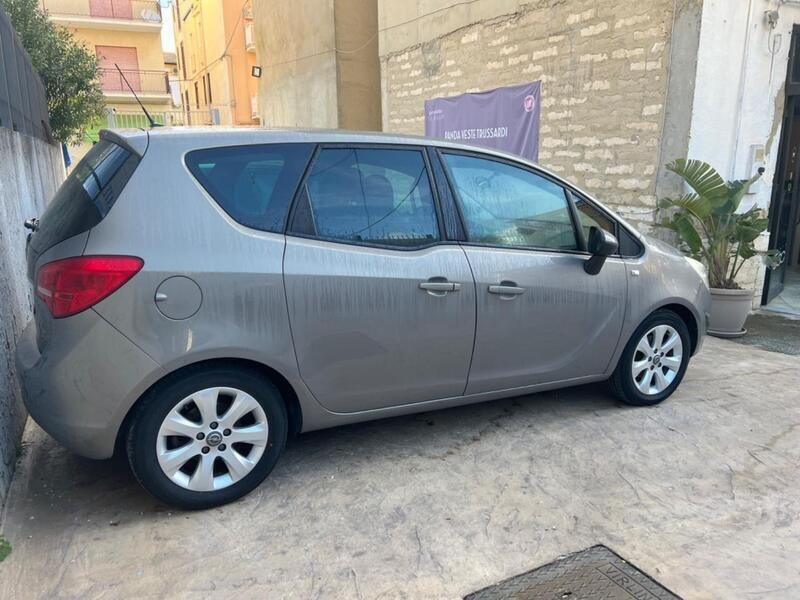 Usata Opel Meriva Cosmo 119 CV (87 kW) 2012 Grigio Monovolume