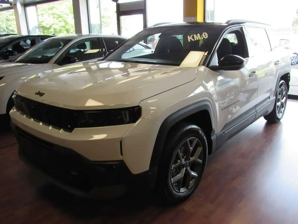 Nuova Jeep Compass Summit 136 CV (100 kW) 2026 Antarctica tetto nero SUV
