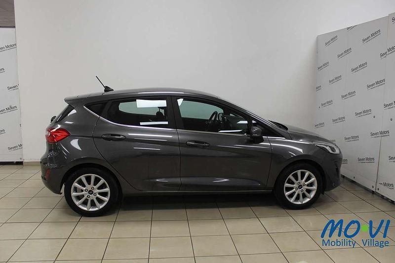 Usata Ford Fiesta Titanium 75 CV (55 kW) 2020 Grigio Utilitaria