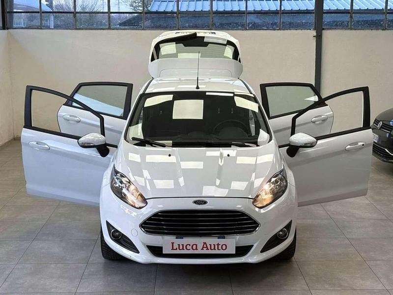 Usata Ford Fiesta 80 CV (58 kW) 2016 Bianco Berlina