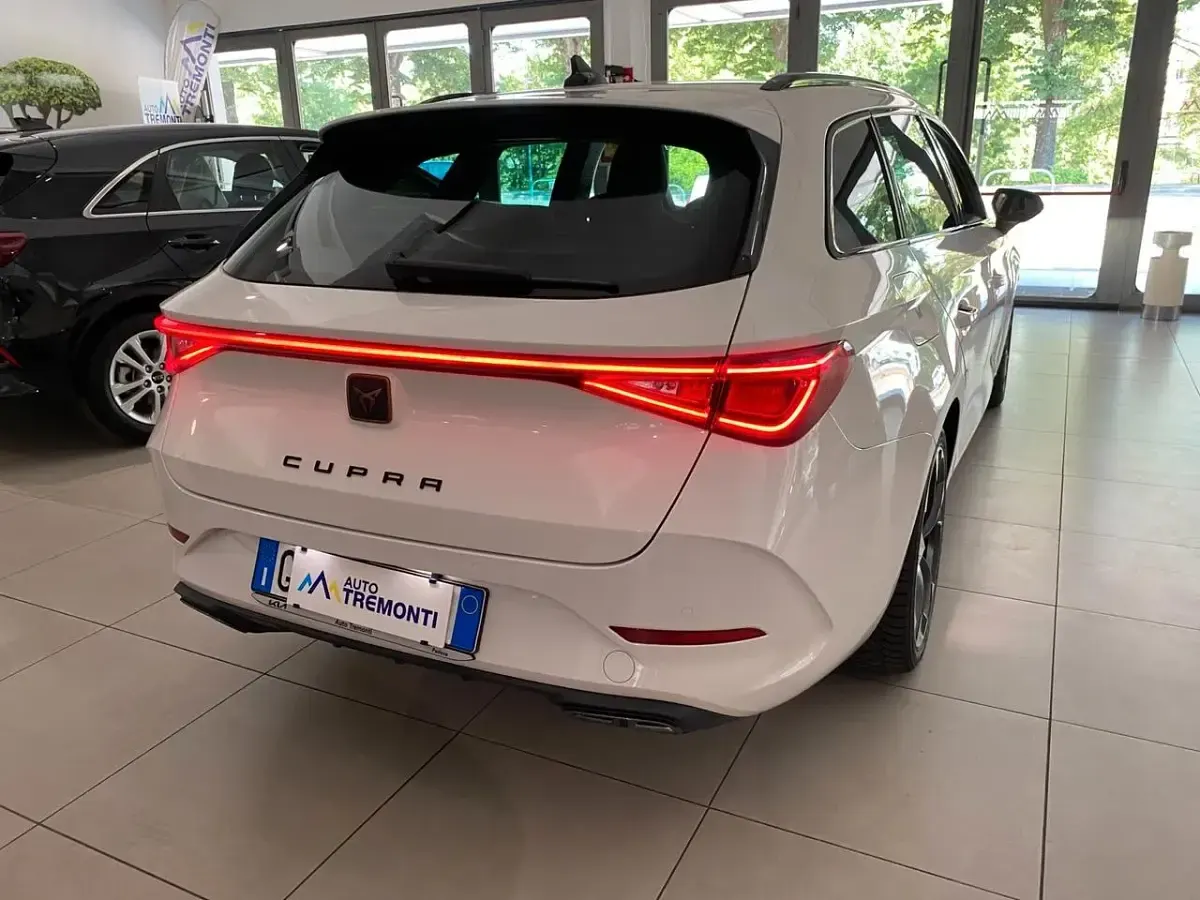 Usata Cupra Leon 150 CV (110 kW) 2024 Bianco Station wagon
