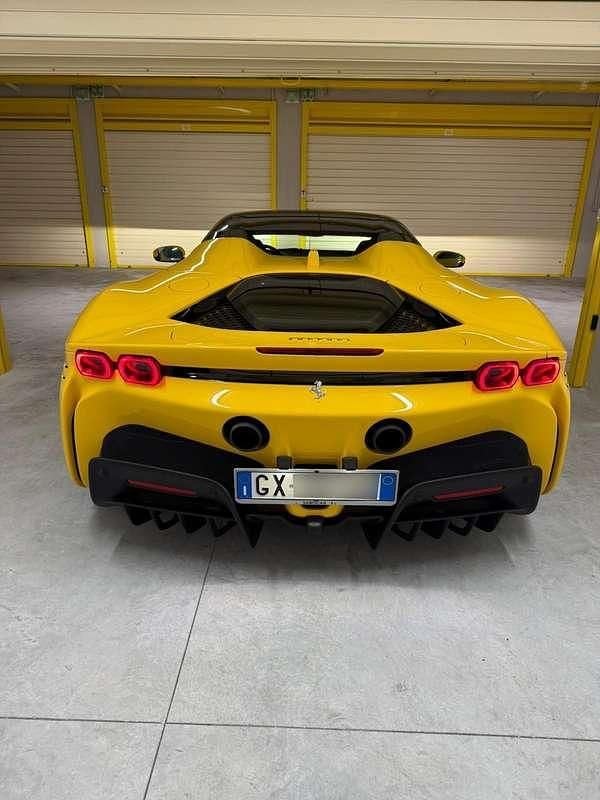 Nuova 2025 Ferrari SF90 Cabrio | 670.000 € - Immagine 1/4