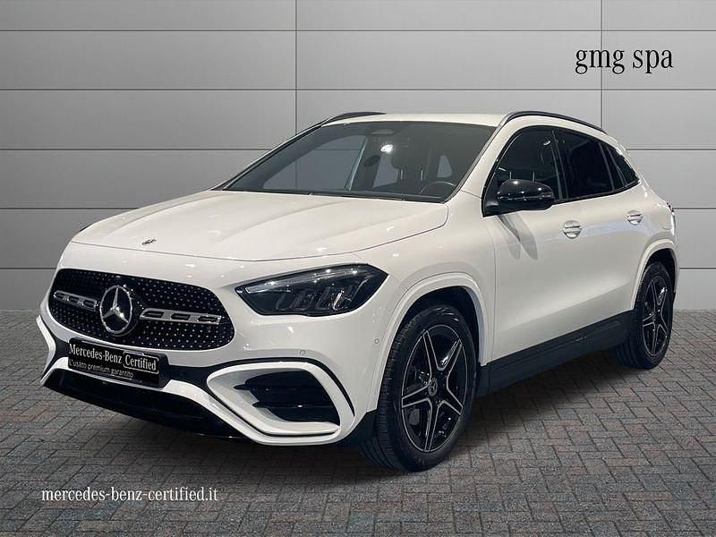 Bianco Usata 2024 Mercedes GLA180 Advanced SUV | 40.490 € (Cara) - Immagine 1/4