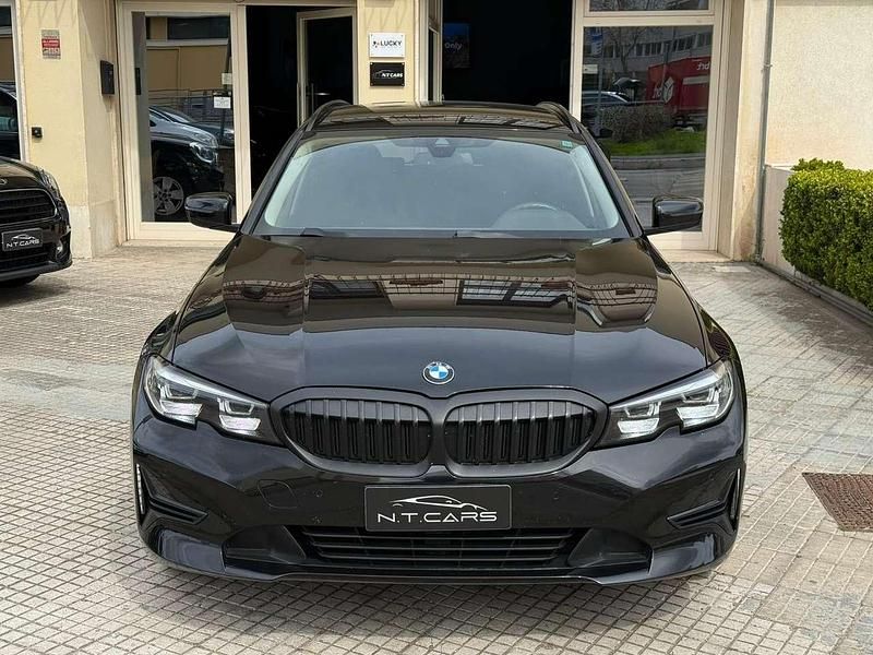 Usata BMW 318 Advantage 150 CV (110 kW) 2020 Nero Station wagon