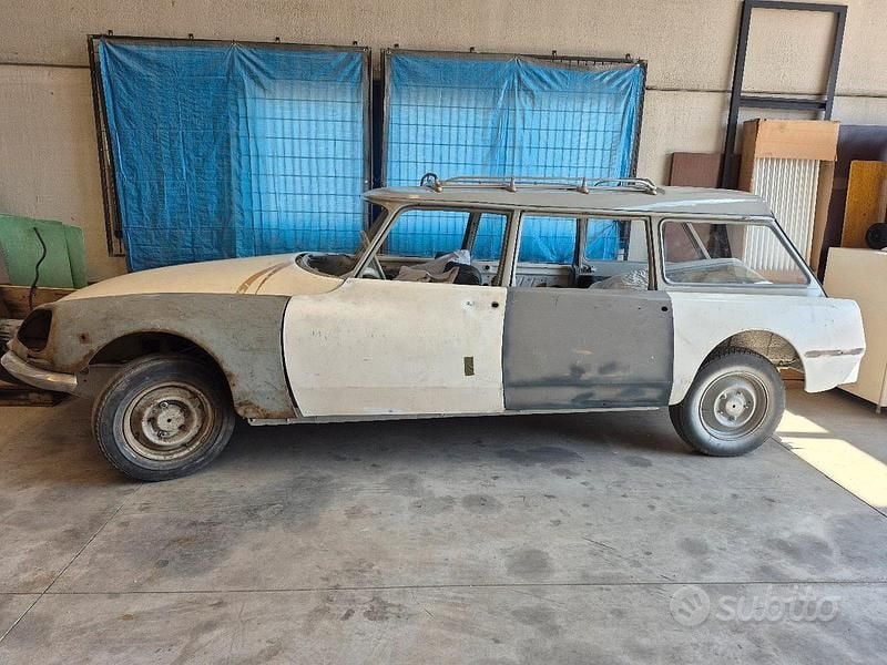 Bianco Usata 1970 Citroën ID Station wagon | 1000 € - Immagine 1/4