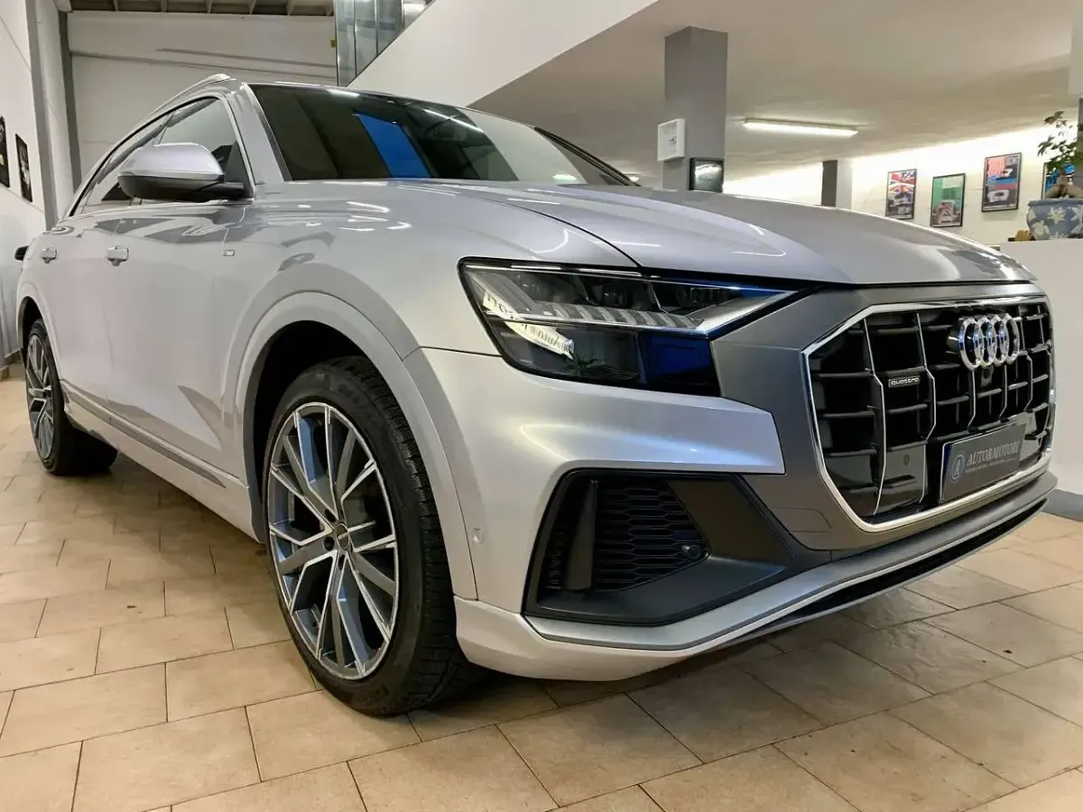 Usata Audi Q8 S-Line 340 CV (250 kW) 2021 Argento SUV