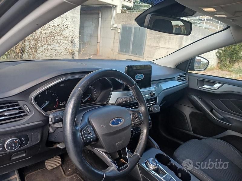 Usata Ford Focus 125 CV (91 kW) 2020 Grigio Station wagon