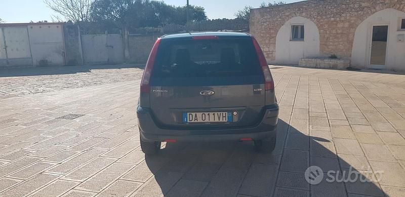 Usata Ford Fusion 67 CV (49 kW) 2007 Grigio Berlina