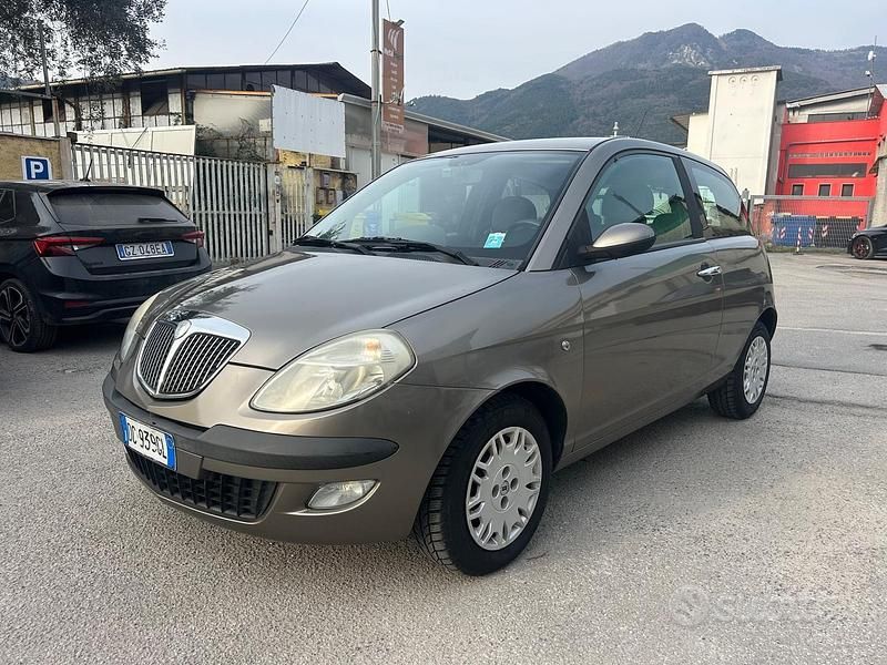 Usata Lancia Ypsilon 60 CV (44 kW) 2006 Marrone Utilitaria