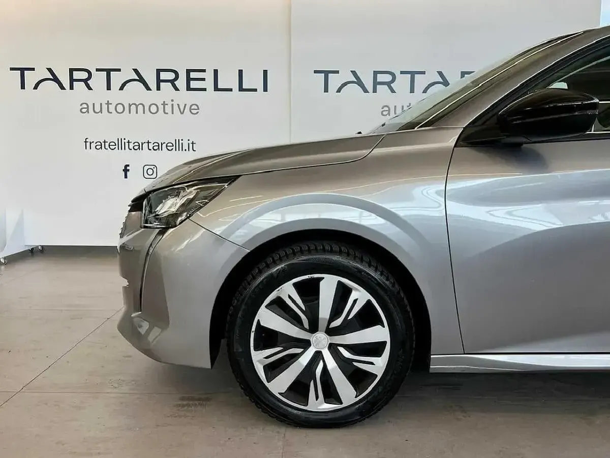 Usata Peugeot 208 Active 75 CV (55 kW) 2023 Grigio Utilitaria