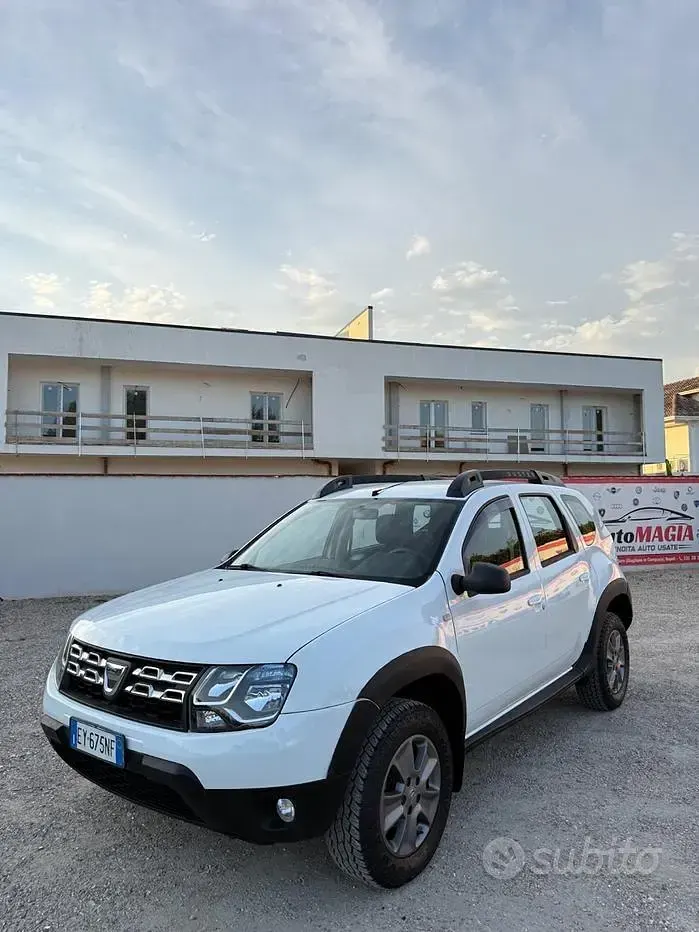 Usata Dacia Duster Ambiance 101 CV (74 kW) 2015 Bianco SUV