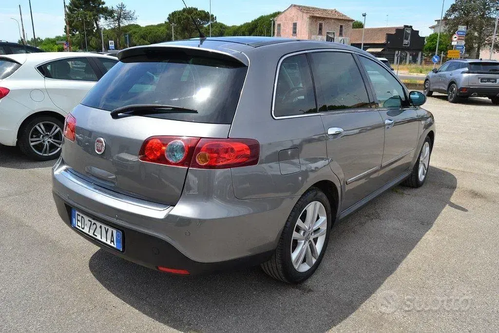 Usata Fiat Croma Emotion 150 CV (110 kW) 2010 Grigio Station wagon