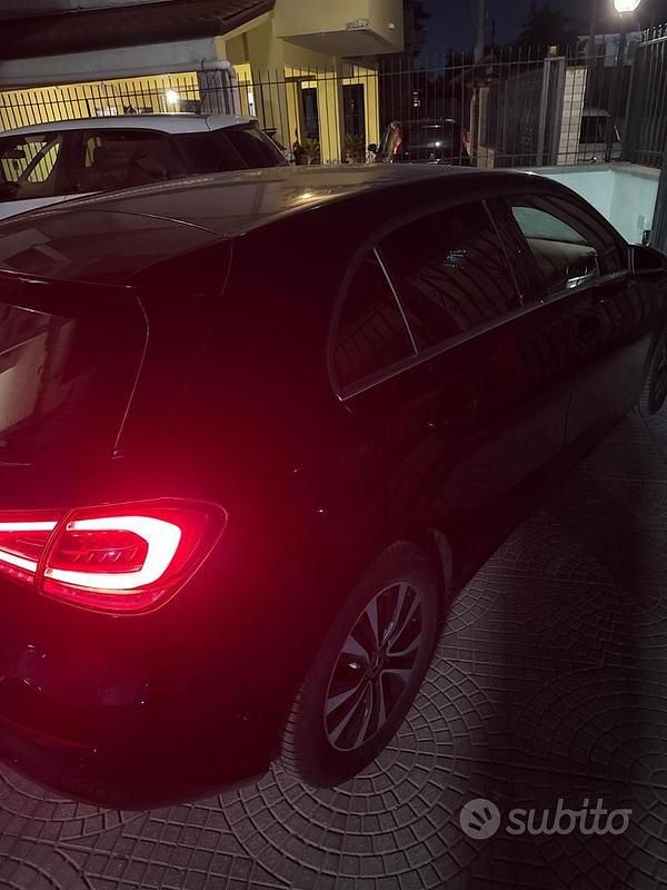 Usata Mercedes A180 136 CV (100 kW) 2020 Nero Berlina