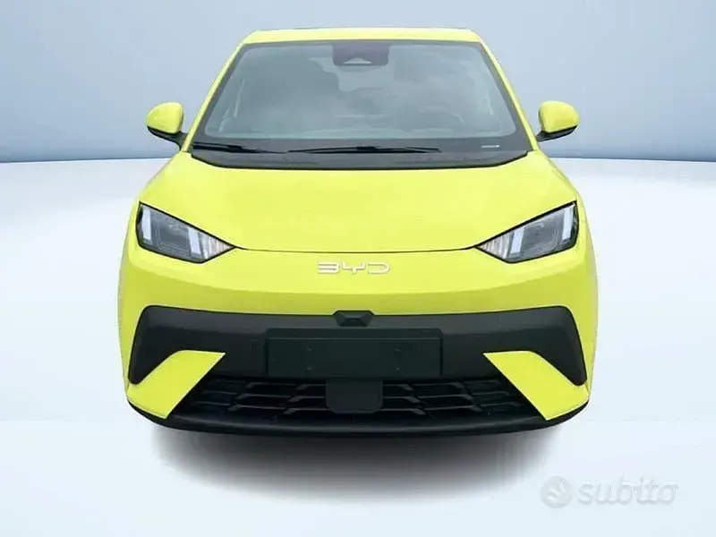 Nuova BYD Dolphin Surf Comfort 83 kW (114 CV) 2026 Giallo Utilitaria