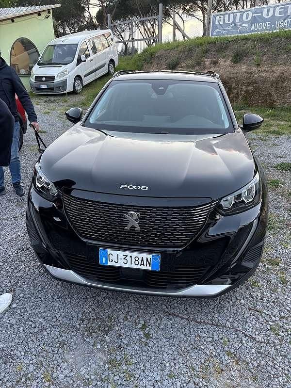 Usata Peugeot 2008 Allure 131 CV (96 kW) 2022 Nero SUV