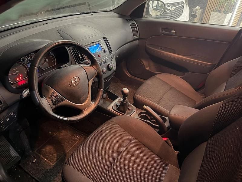 Usata Hyundai i30 Active 108 CV (79 kW) 2010 Argento Station wagon