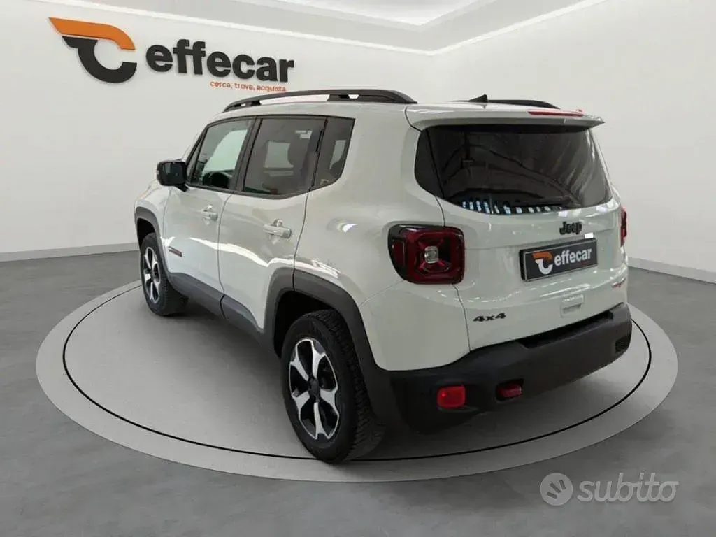 Usata Jeep Renegade Trailhawk 170 CV (125 kW) 2020 Bianco SUV