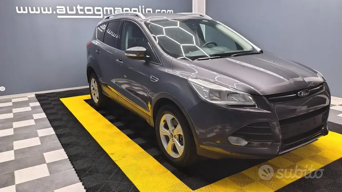 Usata Ford Kuga 115 CV (84 kW) 2014 Grigio SUV