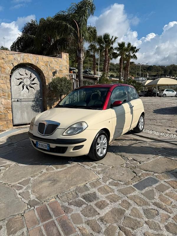 Usata Lancia Ypsilon 75 CV (55 kW) 2006 Beige Utilitaria