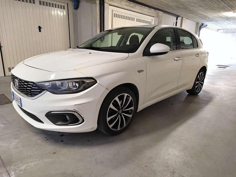 Usata Fiat Tipo Lounge 95 CV (69 kW) 2016 Bianco Berlina