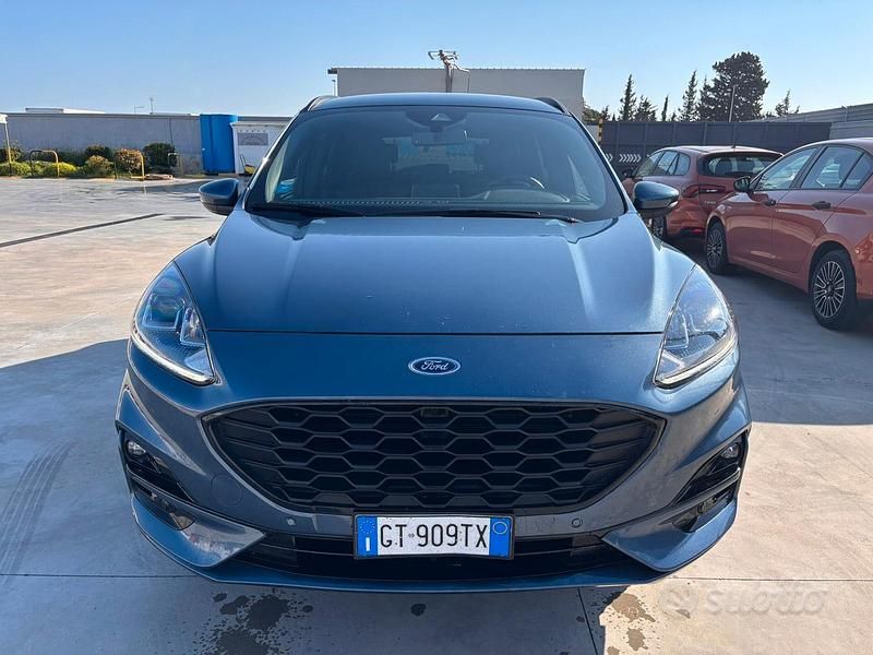 Usata Ford Kuga ST-Line 120 CV (88 kW) 2024 Blu/azzurro SUV