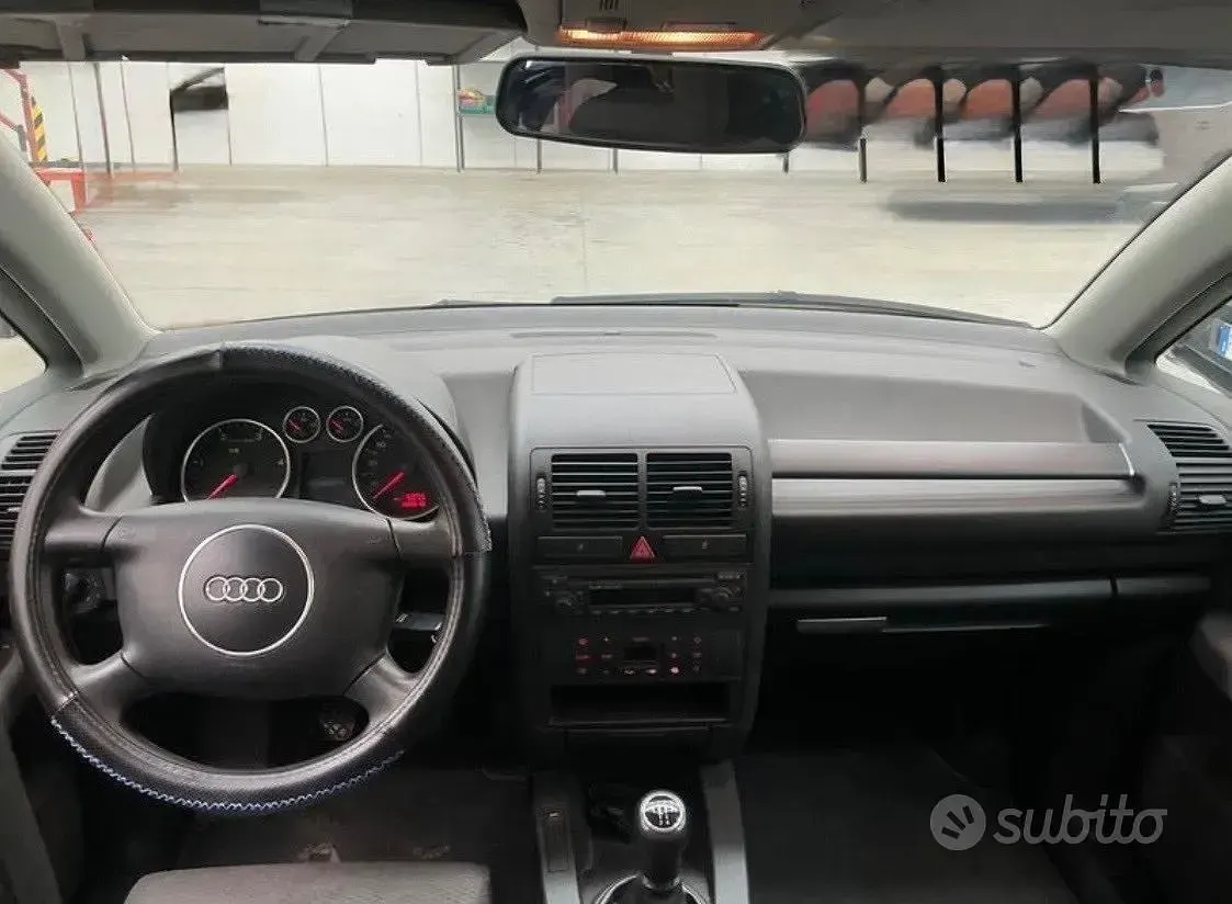 Usata Audi A2 75 CV (55 kW) 2004 Grigio Utilitaria