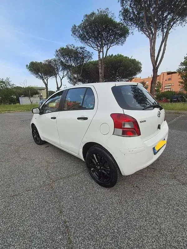 Usata Toyota Yaris Sol 68 CV (50 kW) 2011 Utilitaria